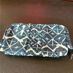 Lug Flash Clutch with Bird Pattern